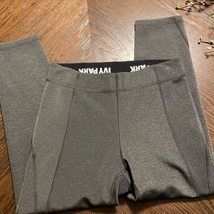 IVY Park gray high rise sculptured legging 3/4 length size Small